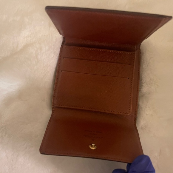 Authentic Louis Vuitton Vintage Elise Wallet - Picture 5 of 8